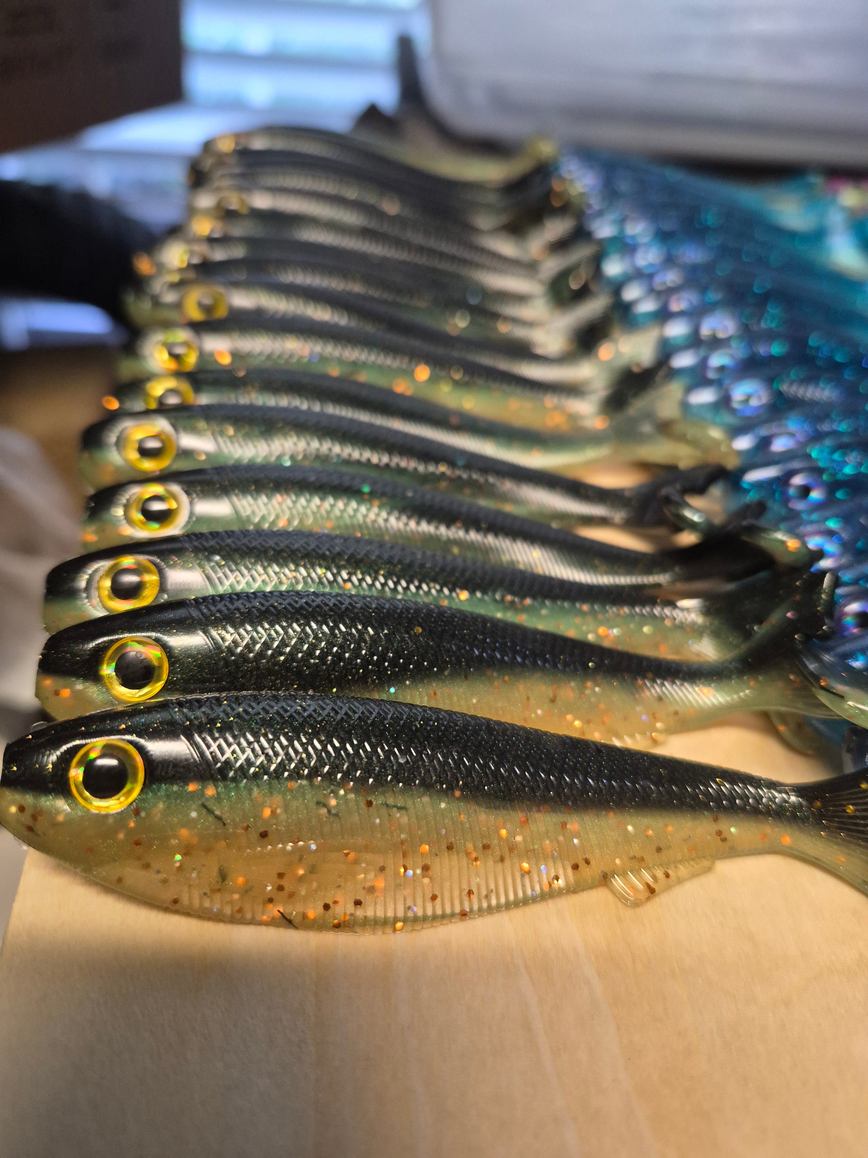 THE GENERAL 4.3 SWIMBAIT with hook recesses DARK AMBER