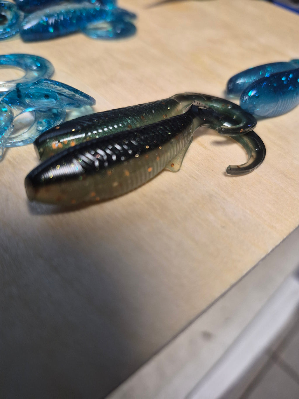 3.1 " WHIPWAD Small trophy hunters DARK AMBER