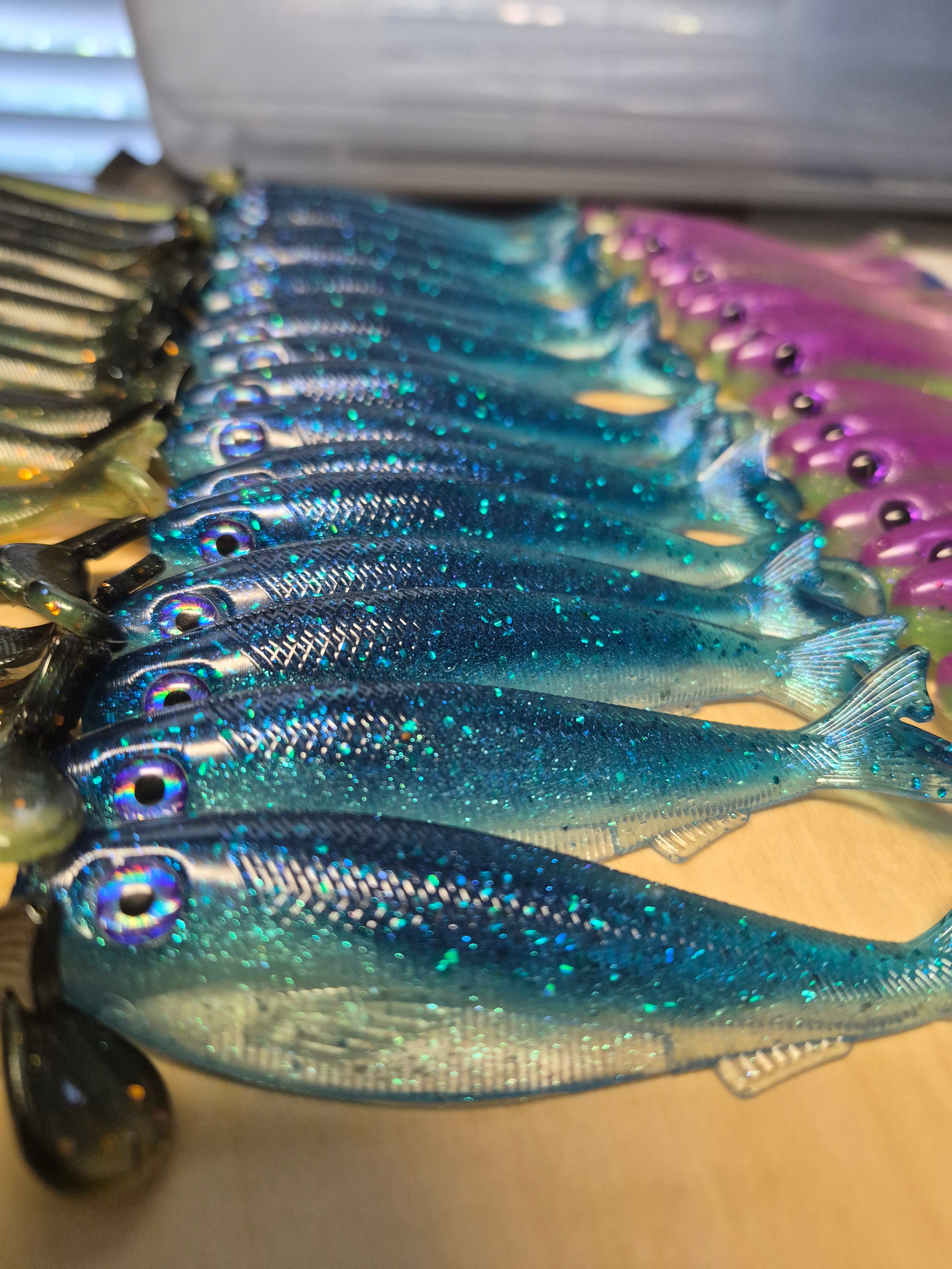 THE GENERAL 4.3 SWIMBAIT with 2 hook recesses BLUE ICE