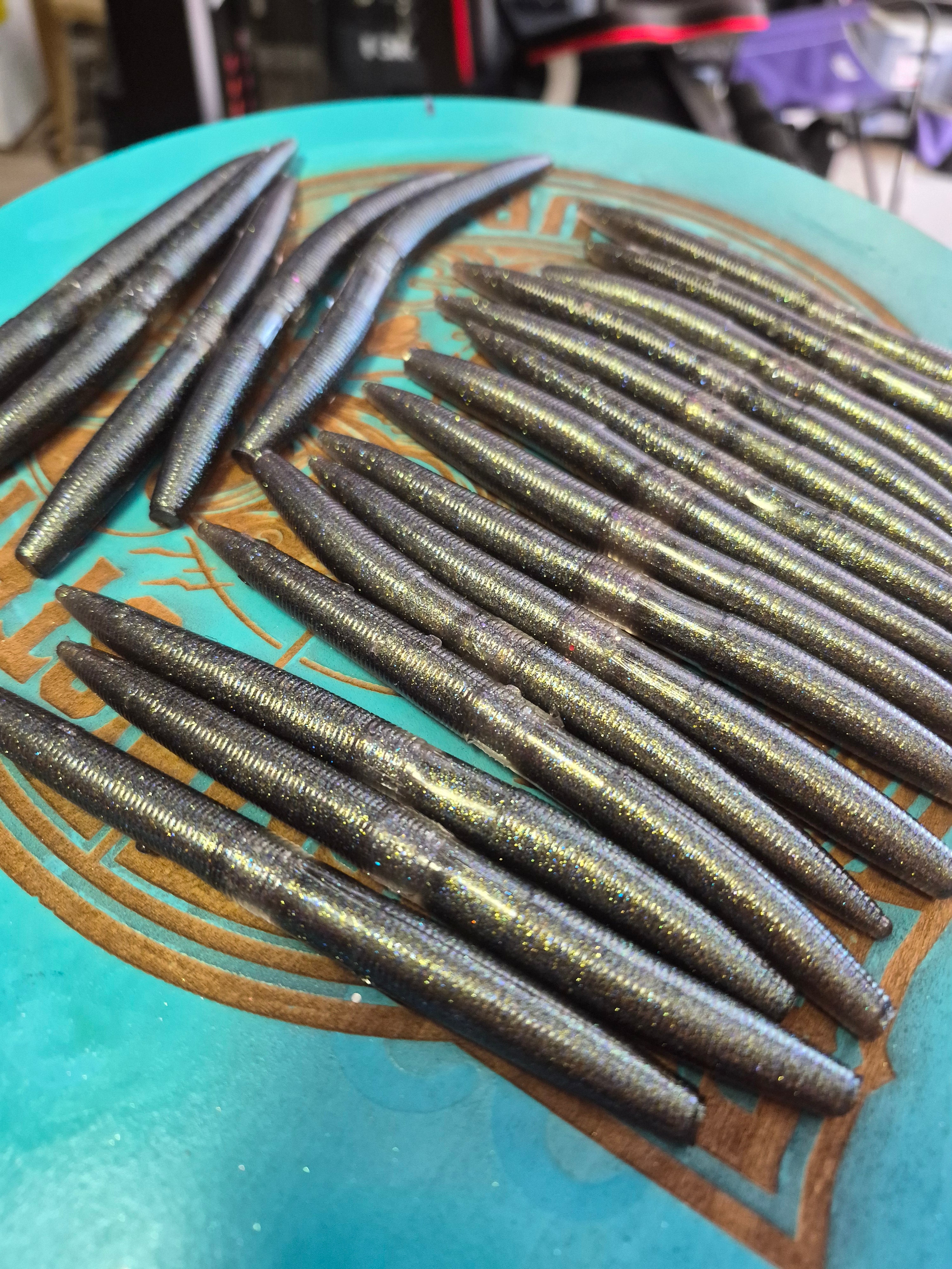 THE ENFORCER 5"stick bait with reinforced hook skeeve OIL SLICK of the Chemical Chaos series.